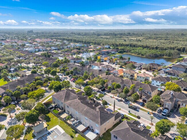 Building Photo - 851 SW 154th Path