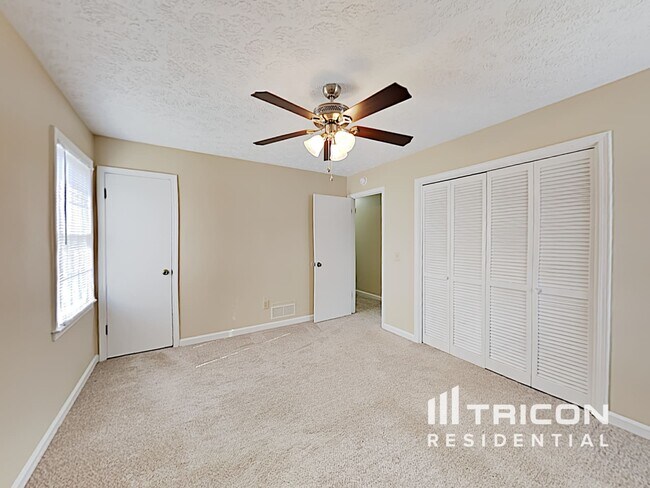 Building Photo - 414 Breezy Dr SW