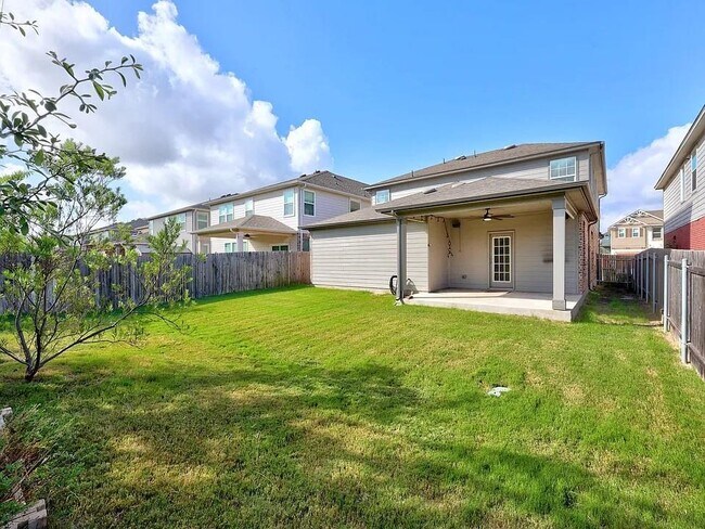 Building Photo - 528 Ayinger Ln