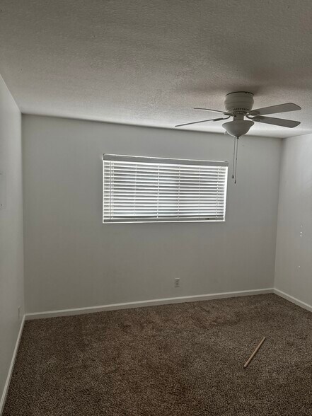 Building Photo - 264 Rosebay Dr