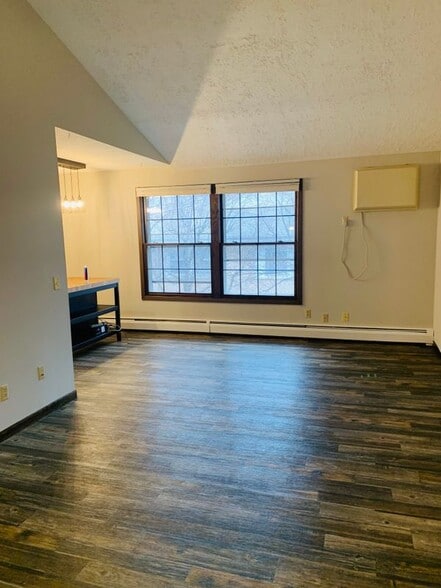 Building Photo - 932 Westbrooke Way