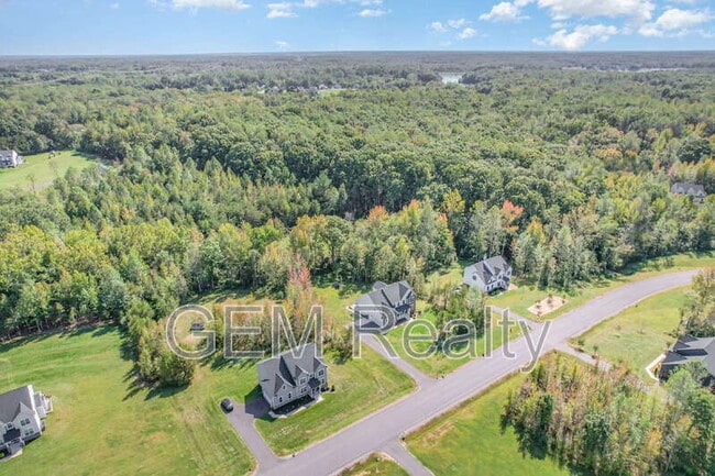 Building Photo - 7806 Shawmont Rd