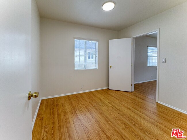 Building Photo - 4459 W 136th St