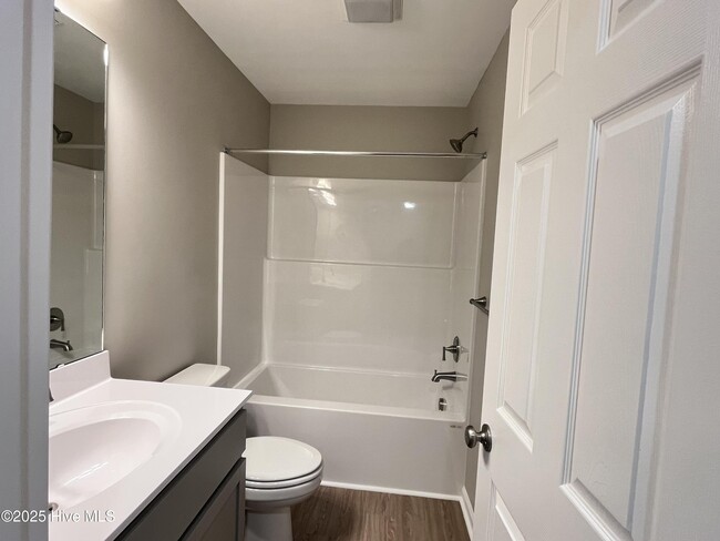 Building Photo - 2708 Jefferson Dr