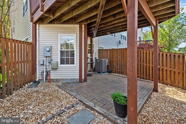 Building Photo - 26091 Lands End Dr