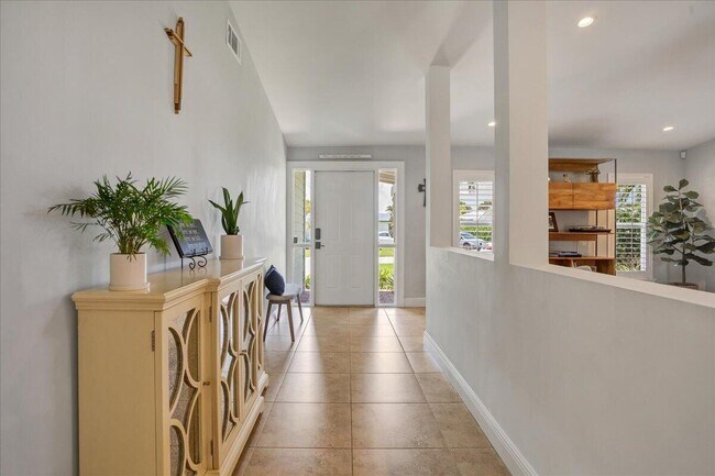 Building Photo - 1110 SW 15th St