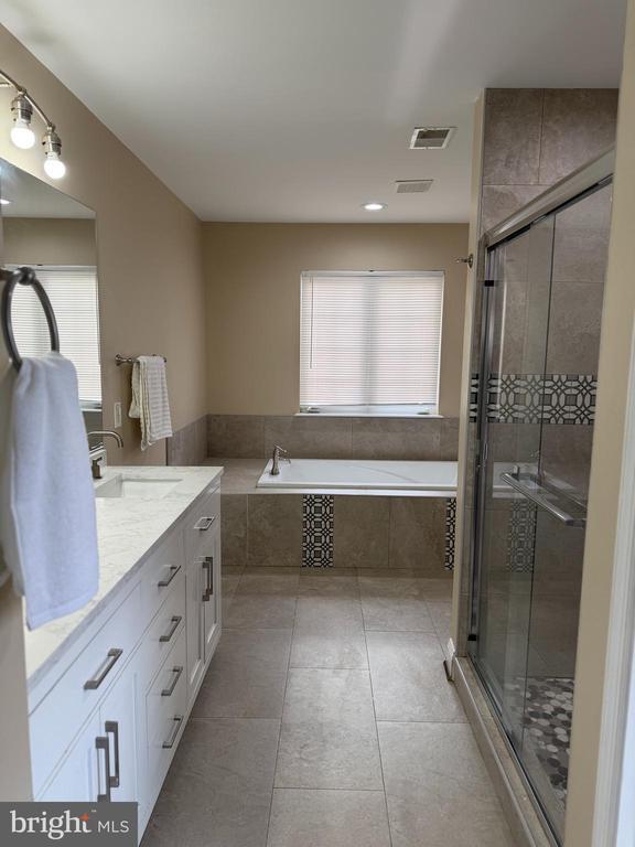 Building Photo - 13580 Den Hollow Ct