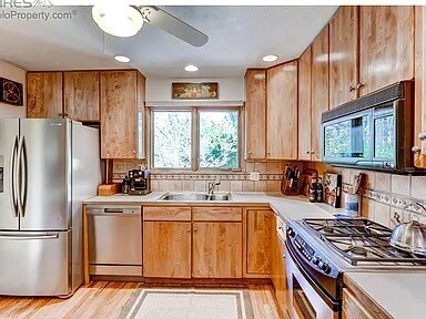 Building Photo - 1872 Del Rosa Ct