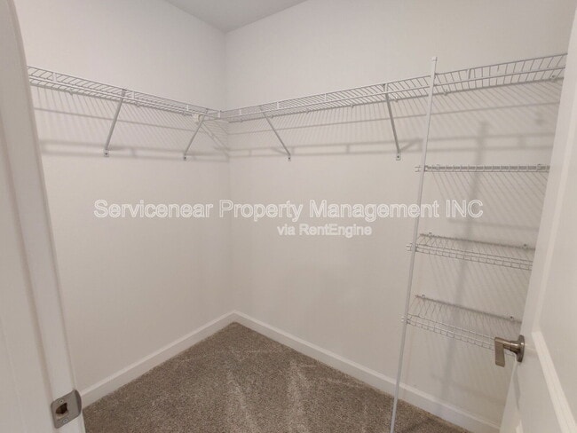 Building Photo - 23300 Willow Glen Way