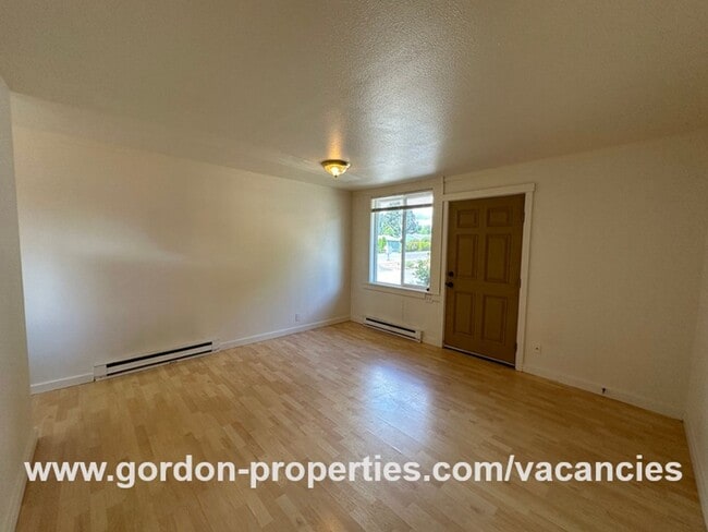 Building Photo - 15032 SE Arista Dr