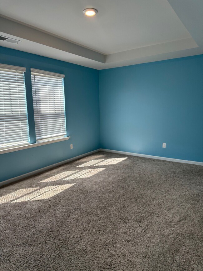 Building Photo - 2763 Jansen Ave