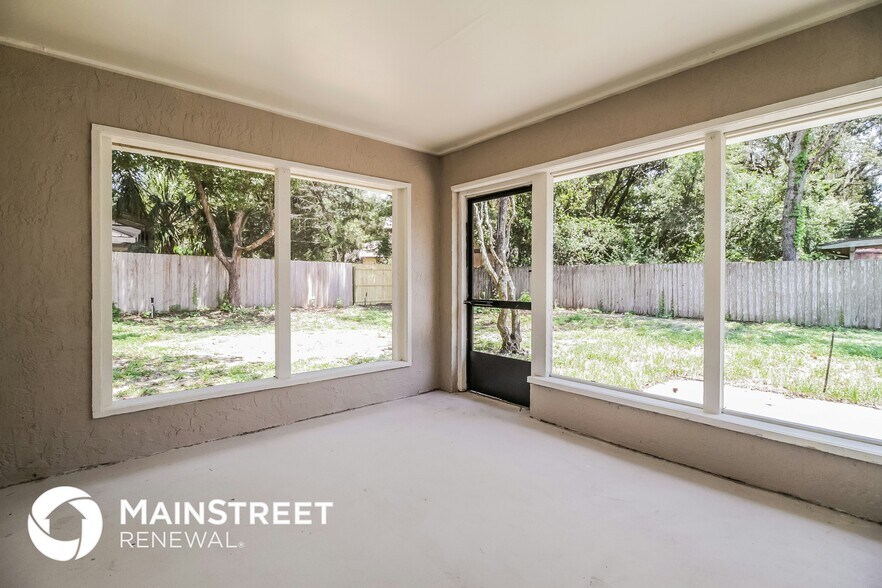 Building Photo - 1333 Sterling Oaks Dr