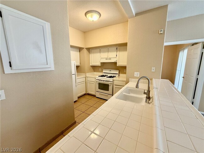 Building Photo - 2251 Wigwam Pkwy