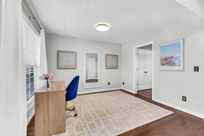 Building Photo - 3460 Oak Creek Dr