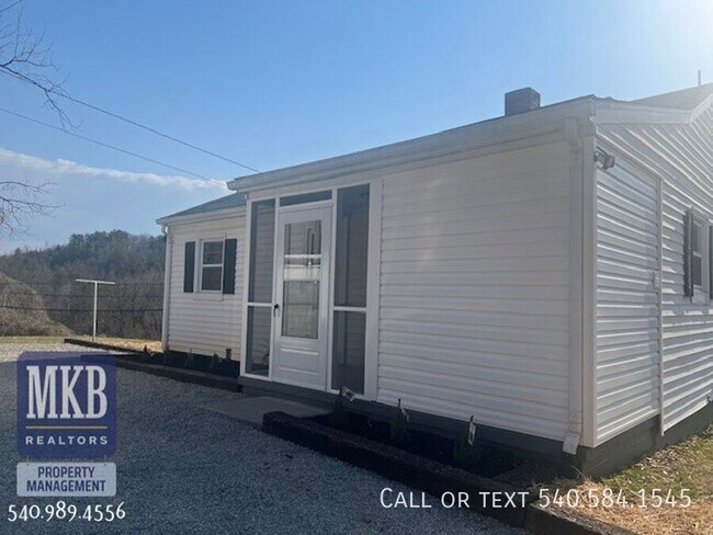 Building Photo - 6221 Shady Acres Dr