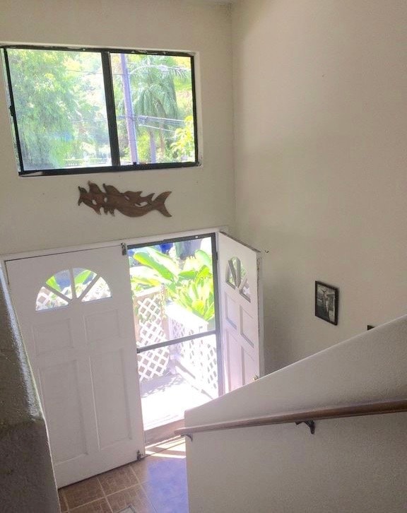 Entrance - 44 -124 Ikeanani Dr