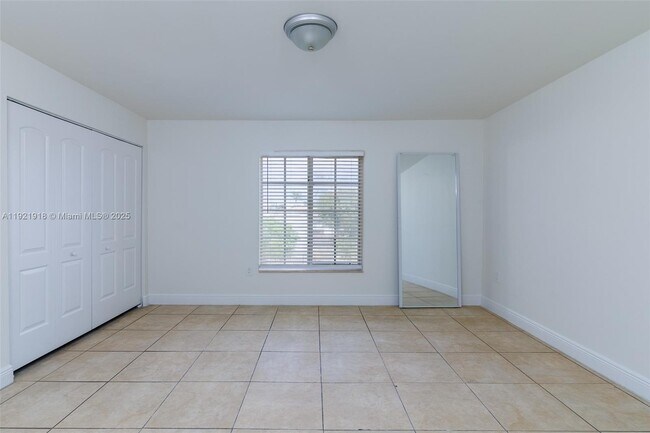 Building Photo - 4804 NW 79th Ave