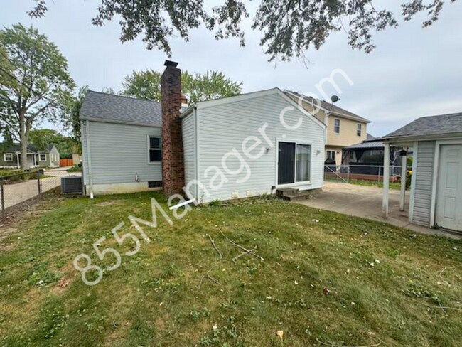 Building Photo - Charming 3-Bedroom Ranch in Berkley - Idea...