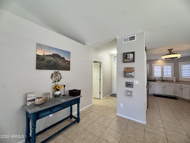 Building Photo - 1461 S Cholla Pl