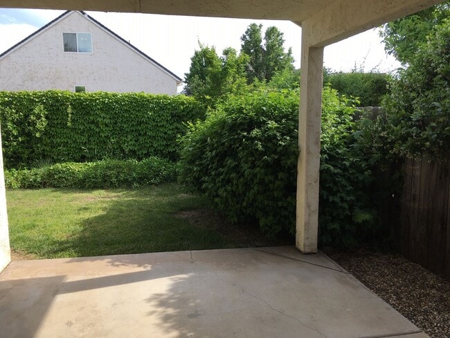 Building Photo - Lease Take Over available  - 3-bed 2-bath