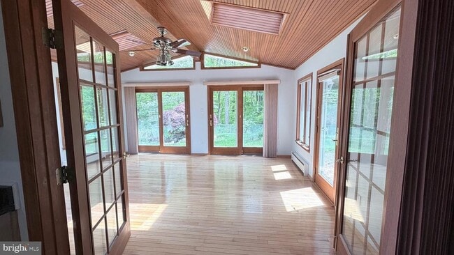 Building Photo - 4325 Majestic Ln