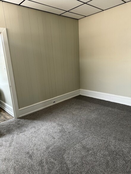 Building Photo - 303 Penn St