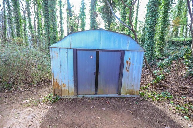 Building Photo - 1967 Singer Way