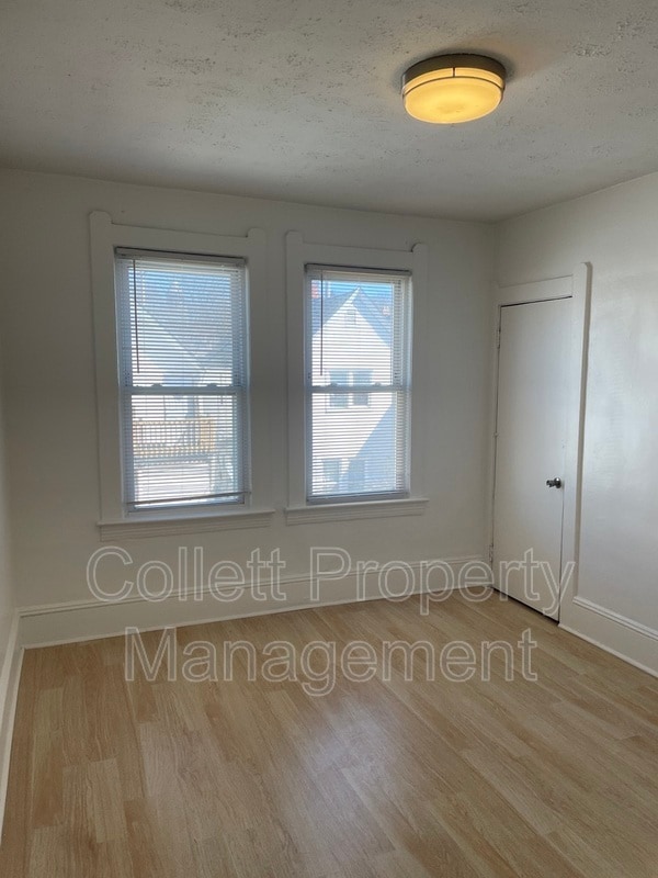 Building Photo - 1924 E 123rd St