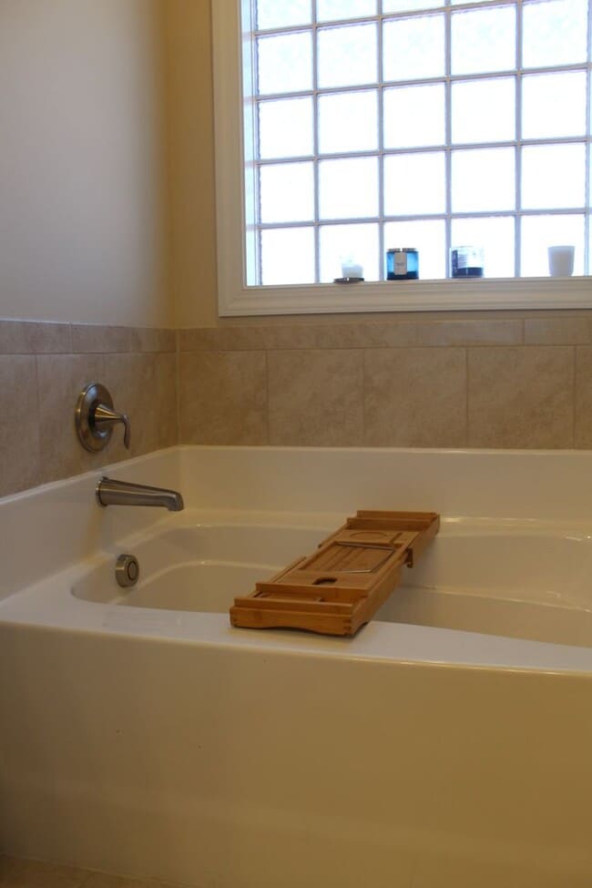 Building Photo - 205 Joyland Dr