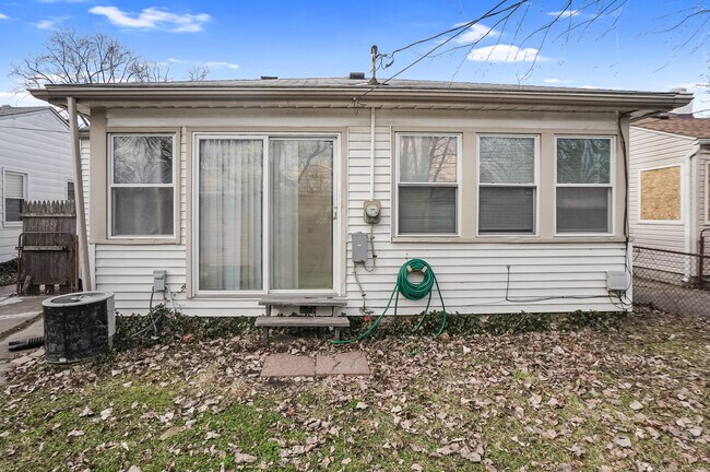 Building Photo - 22000 Cunningham Ave