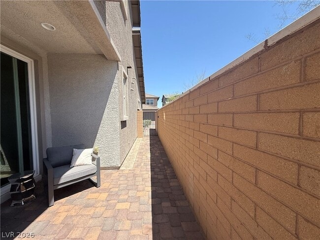 Building Photo - 916 Cottonwood Hl Pl