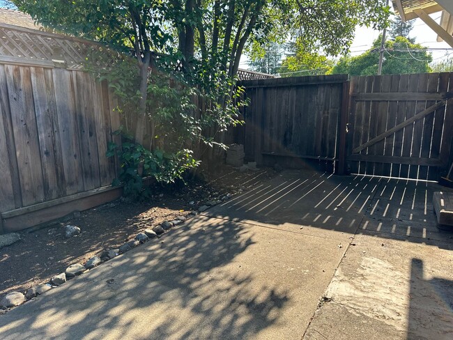 Building Photo - 14850 Elton Dr