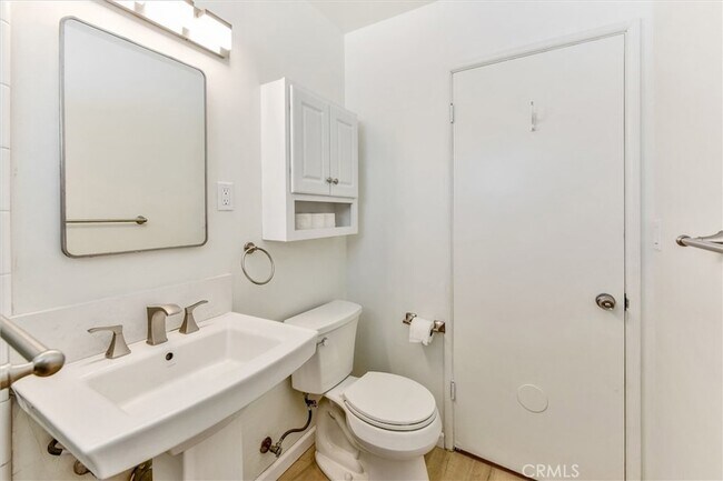 Building Photo - 68 Lime Ave
