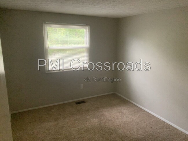 Building Photo - 7490 Stonetrail Way