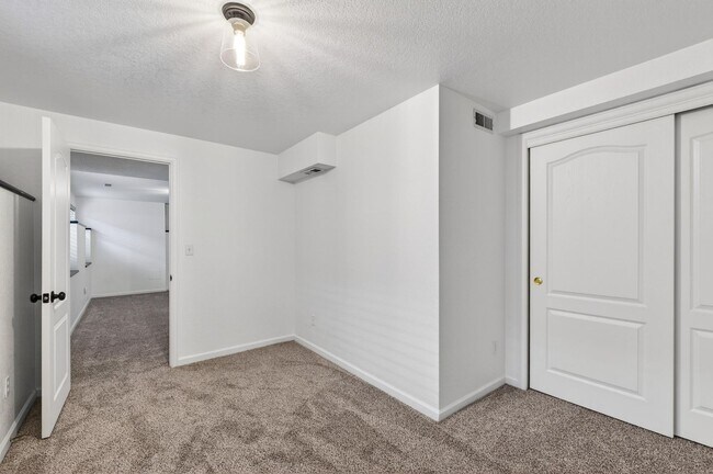 Building Photo - Updated 4bed in Parker!