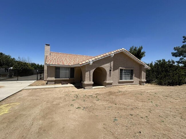 Building Photo - 17530 Aspen St
