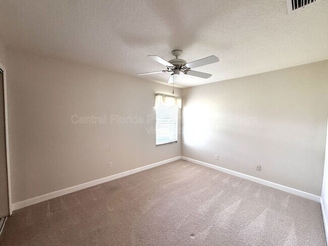 Building Photo - 4818 Breezy Palms Ct