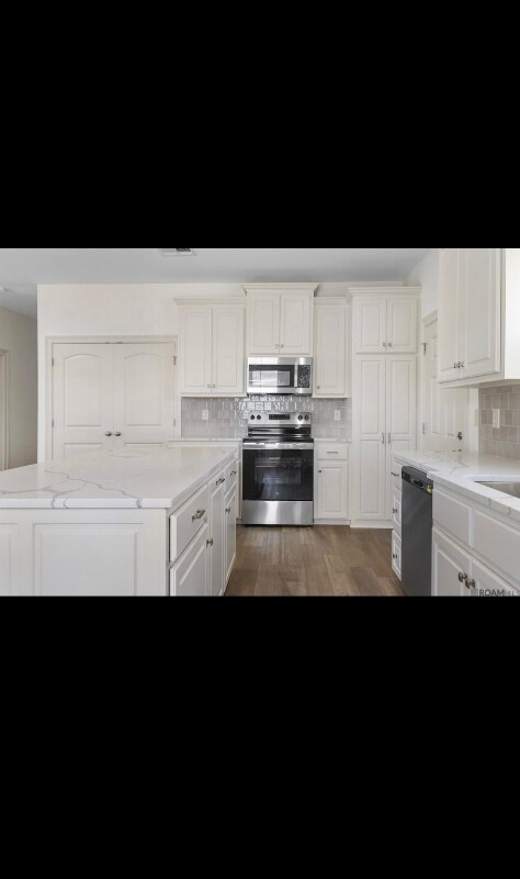 Building Photo - 6918 Goya Ave