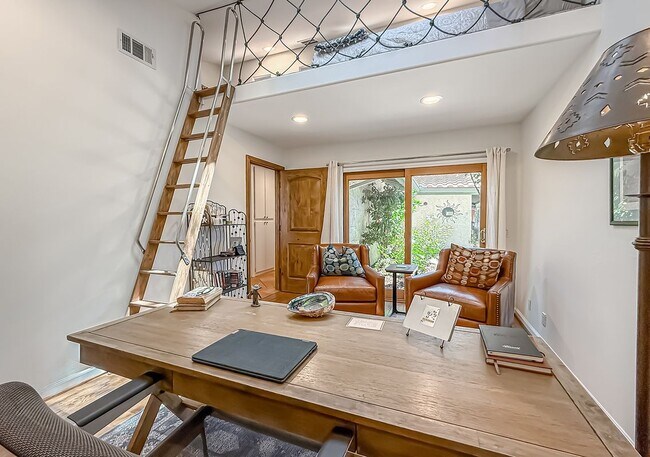 Building Photo - 2350 Leeward Cir
