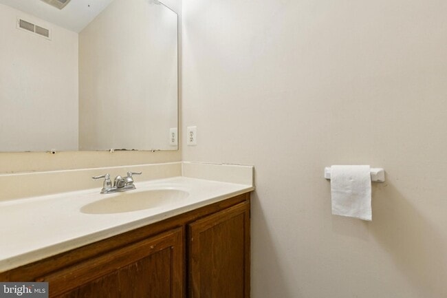 Building Photo - 3413 Tendril Ct
