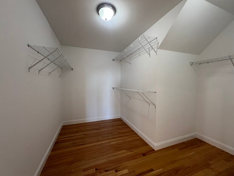 Building Photo - 17 Belknap St