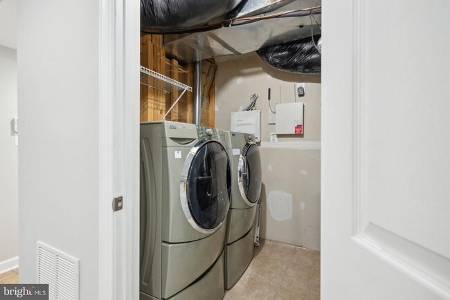 Building Photo - 14709 Argos Pl