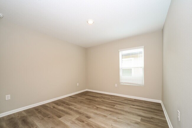 Building Photo - 86106 Railway Pl