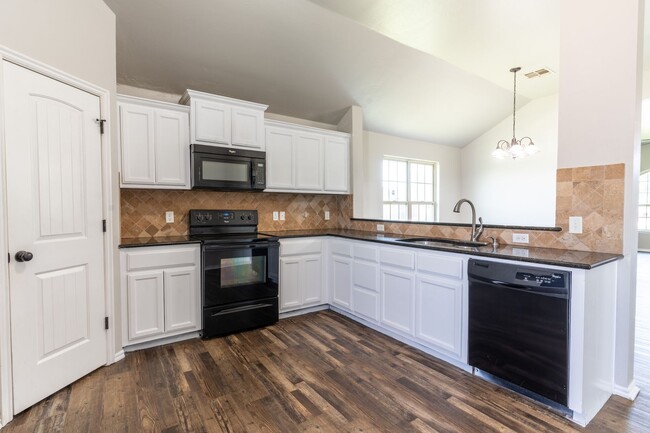 Building Photo - Rent to Own in Edmond!