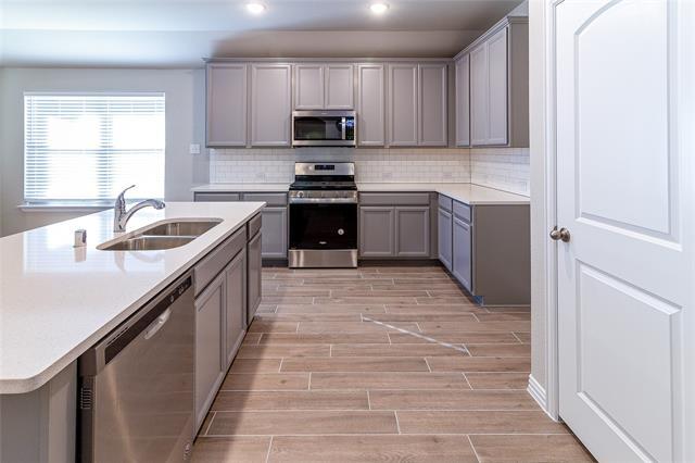 Building Photo - 3004 Teak Dr