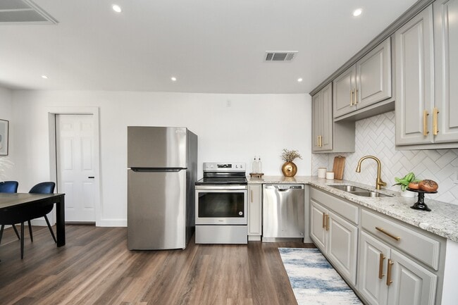 Building Photo - 4215 Eli St