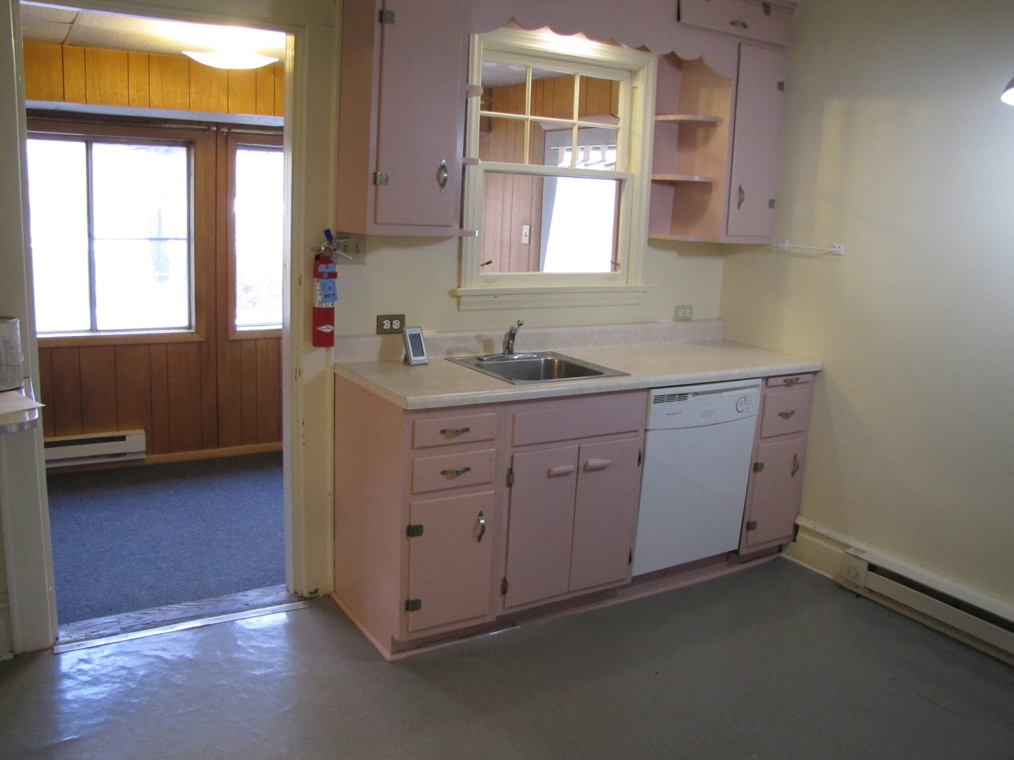 KITCHEN - 1670 W College Ave