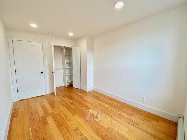 Building Photo - 90 E 18th St