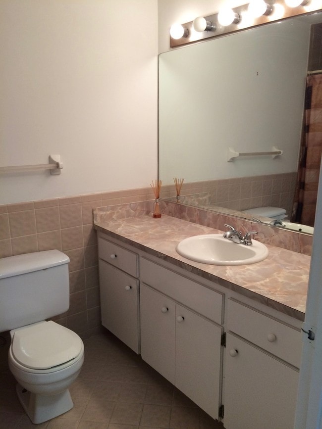 Interior Photo - 1065 Skees Rd