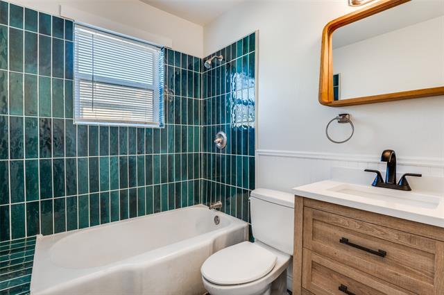 Building Photo - 4922 W University Blvd